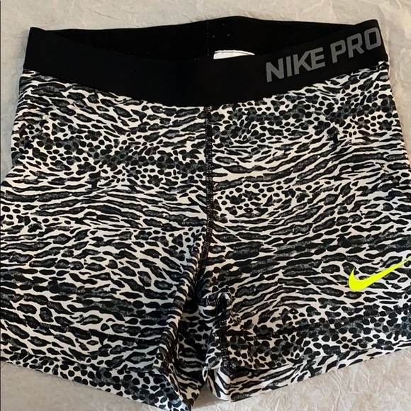 Nike Pants - Women’s Nike Pro Shorts